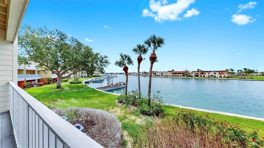 На продажу: $699,900 (2 спален, 2 ванн, 1750 Квадратных фут)