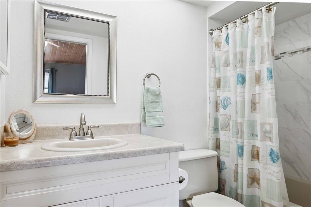 На продажу: $699,900 (2 спален, 2 ванн, 1750 Квадратных фут)