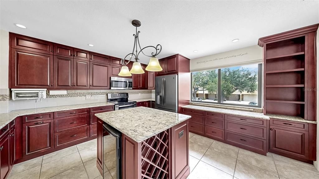 На продажу: $699,900 (2 спален, 2 ванн, 1750 Квадратных фут)