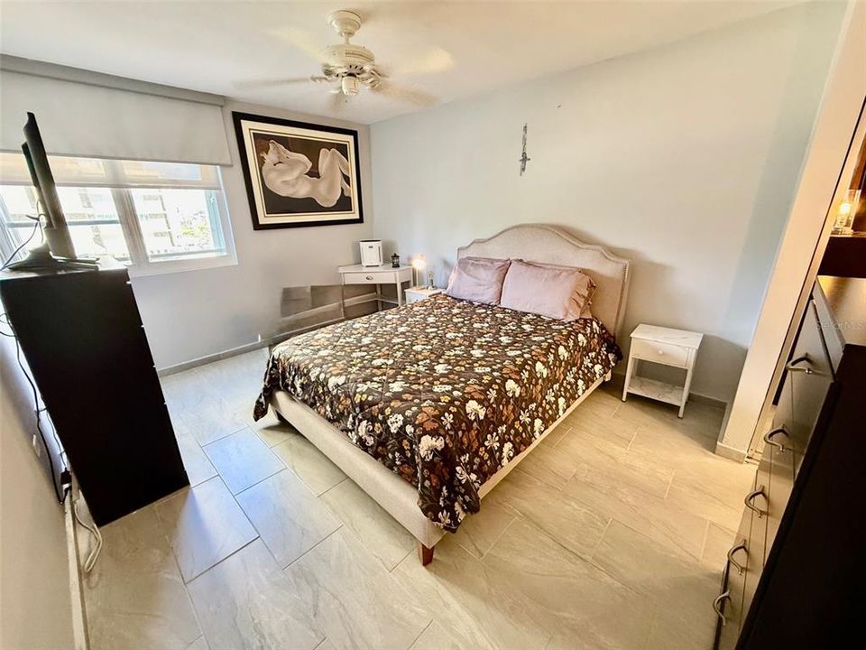 Под контрактом: $470,000 (2 спален, 2 ванн, 965 Квадратных фут)