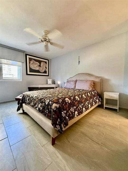 Под контрактом: $470,000 (2 спален, 2 ванн, 965 Квадратных фут)