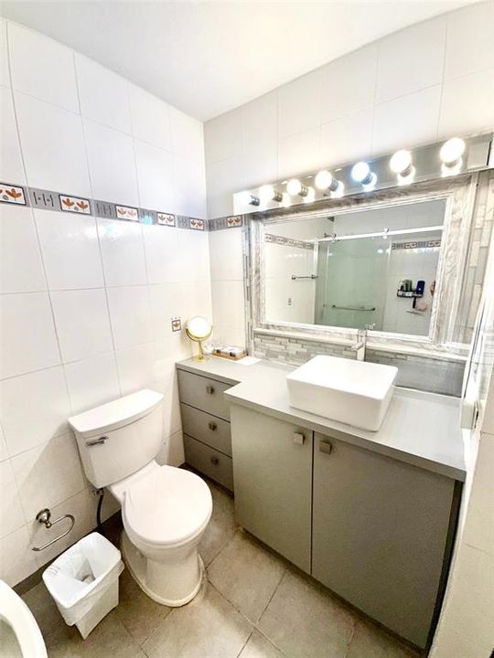 Под контрактом: $470,000 (2 спален, 2 ванн, 965 Квадратных фут)