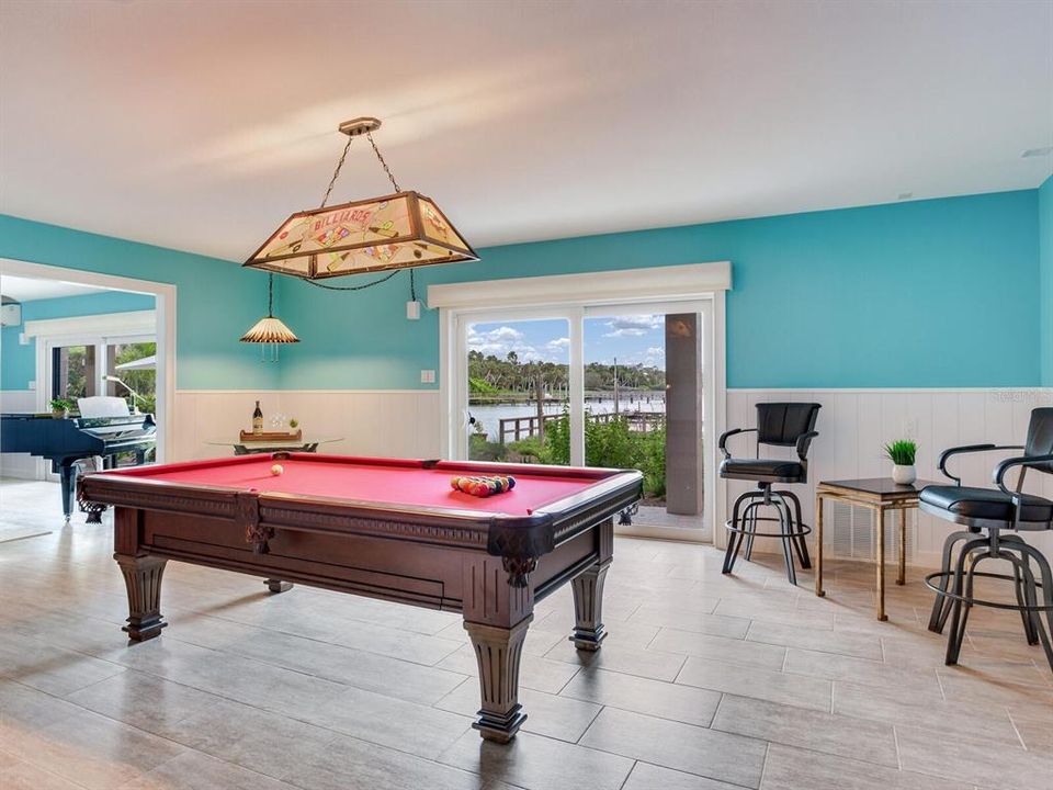 На продажу: $2,174,000 (3 спален, 2 ванн, 2462 Квадратных фут)