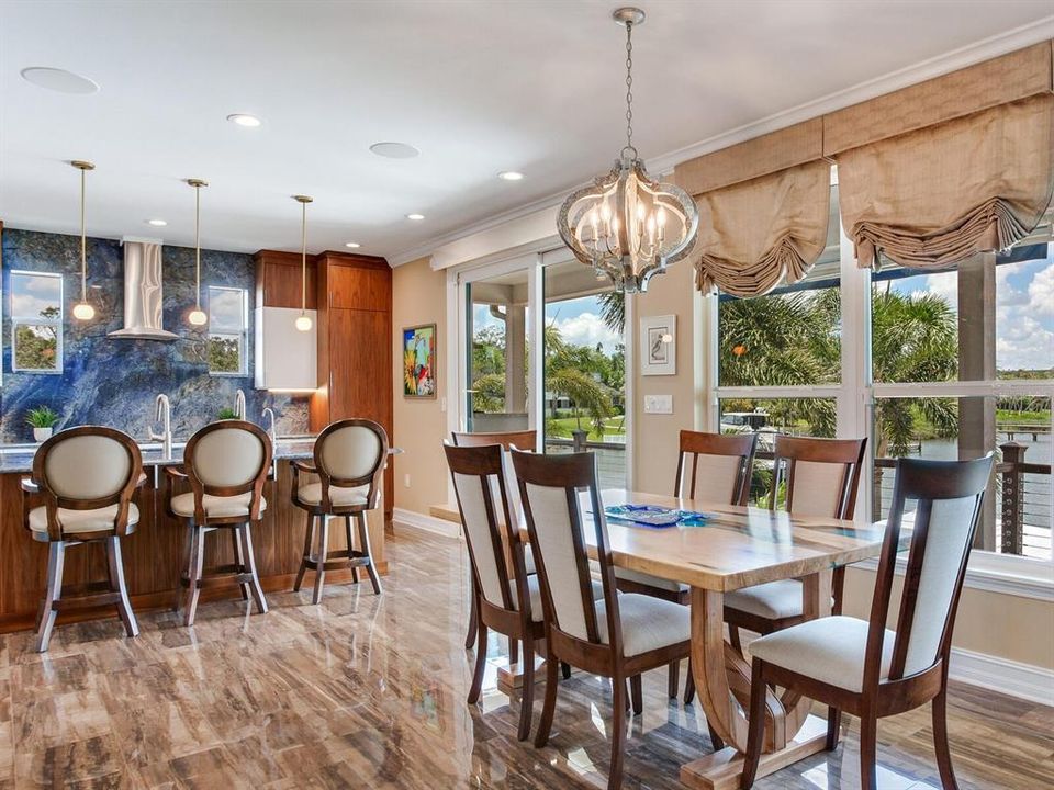 На продажу: $2,174,000 (3 спален, 2 ванн, 2462 Квадратных фут)