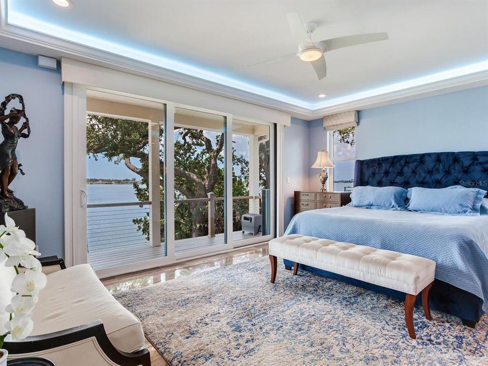 На продажу: $2,174,000 (3 спален, 2 ванн, 2462 Квадратных фут)