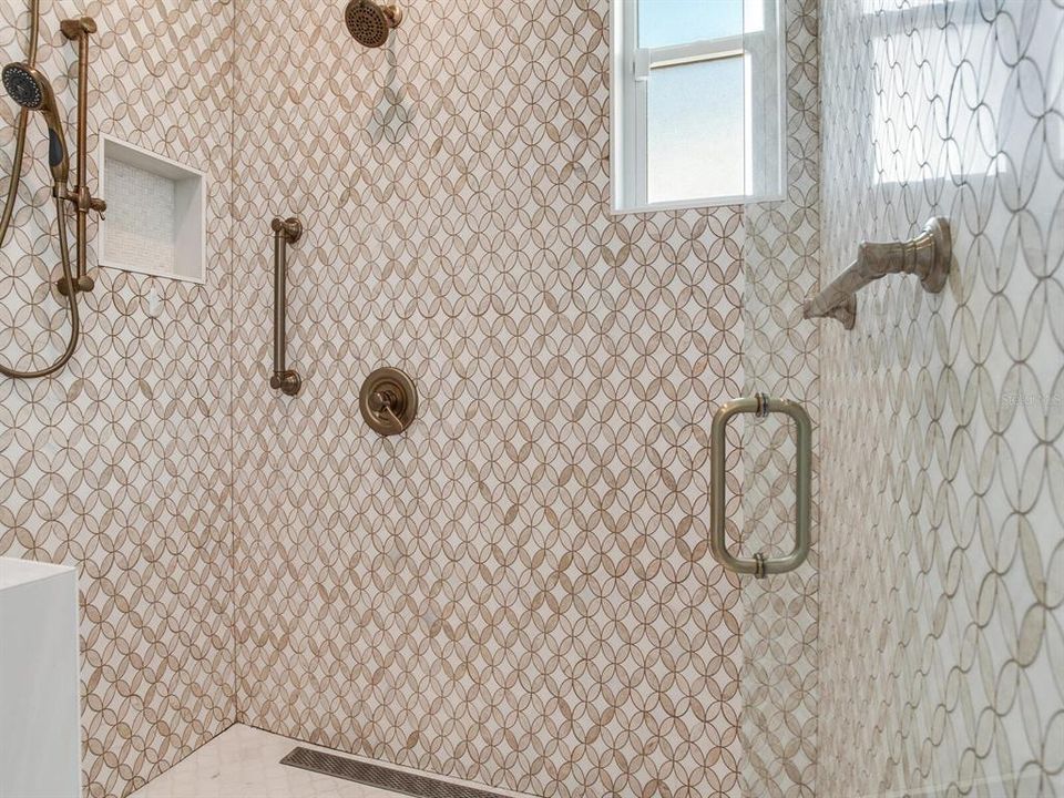 На продажу: $2,174,000 (3 спален, 2 ванн, 2462 Квадратных фут)