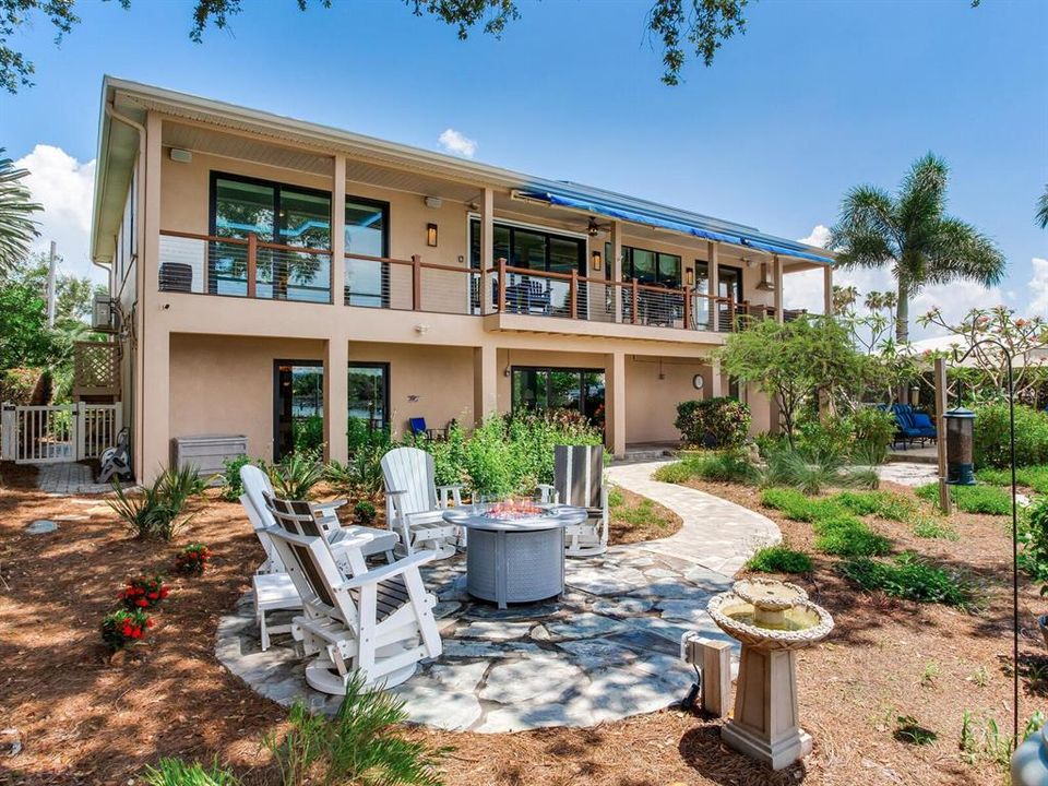 На продажу: $2,174,000 (3 спален, 2 ванн, 2462 Квадратных фут)