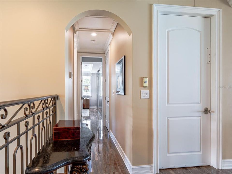 На продажу: $2,174,000 (3 спален, 2 ванн, 2462 Квадратных фут)