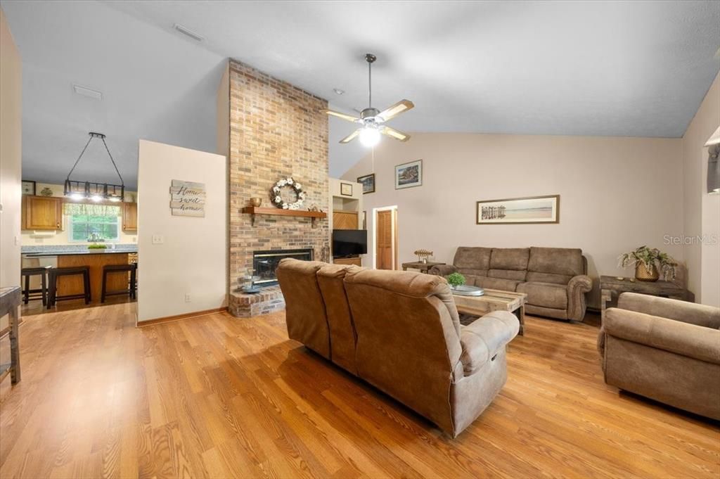 For Sale: $525,000 (3 beds, 2 baths, 1862 Square Feet)