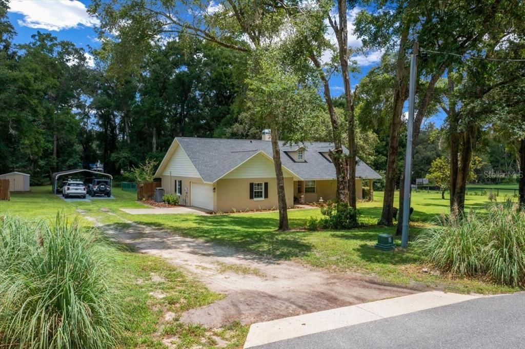 For Sale: $525,000 (3 beds, 2 baths, 1862 Square Feet)