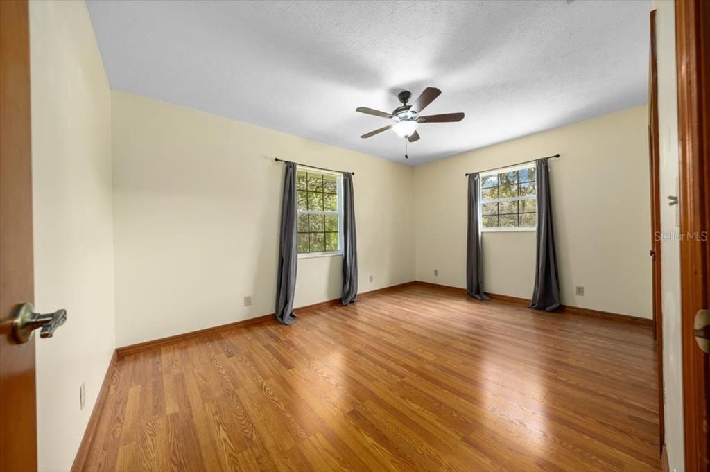 For Sale: $525,000 (3 beds, 2 baths, 1862 Square Feet)