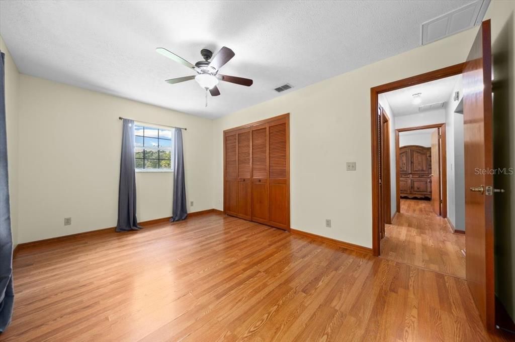 For Sale: $525,000 (3 beds, 2 baths, 1862 Square Feet)