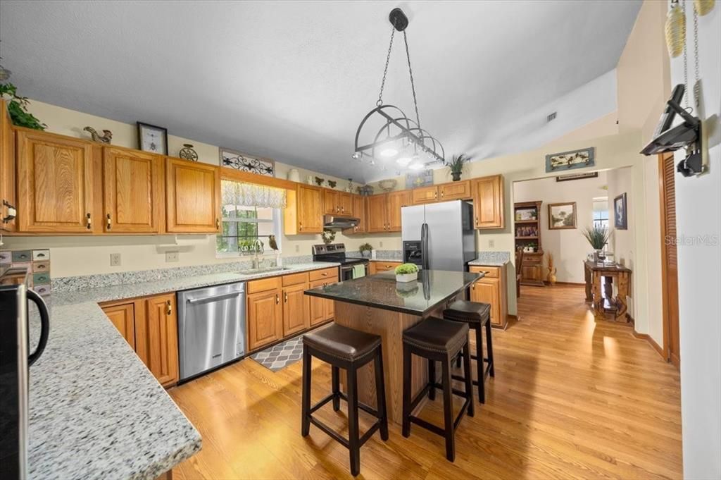 For Sale: $525,000 (3 beds, 2 baths, 1862 Square Feet)