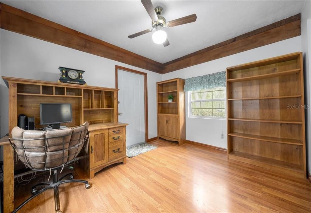 For Sale: $525,000 (3 beds, 2 baths, 1862 Square Feet)