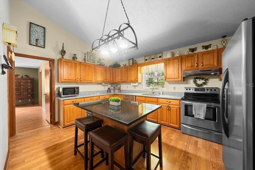 For Sale: $525,000 (3 beds, 2 baths, 1862 Square Feet)