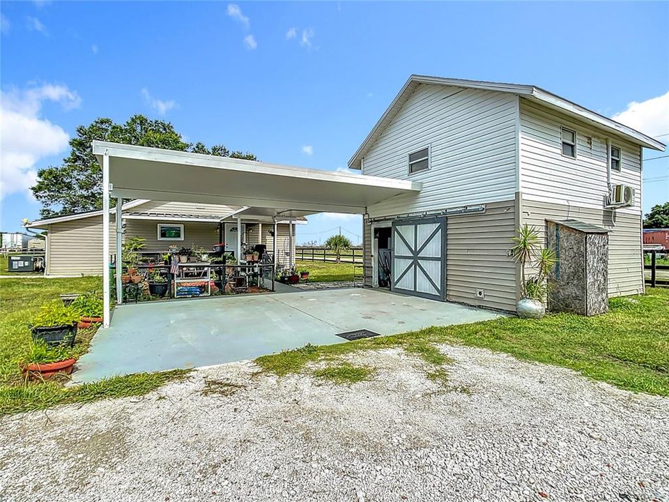 合同活跃: $235,000 (2 贝兹, 1 浴室, 856 平方英尺)