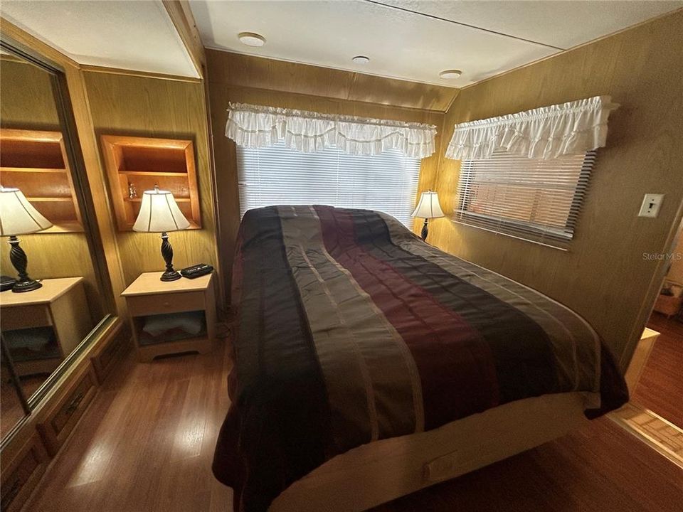 待售: $123,900 (1 贝兹, 2 浴室, 736 平方英尺)