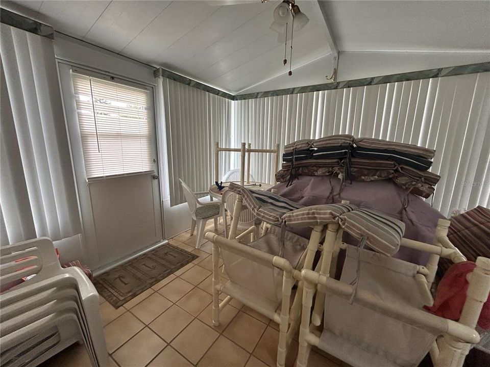 待售: $123,900 (1 贝兹, 2 浴室, 736 平方英尺)