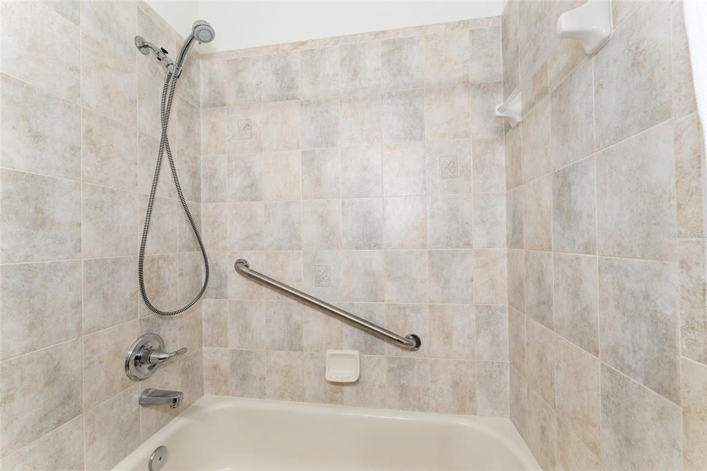 En Venta: $485,000 (3 camas, 2 baños, 2121 Pies cuadrados)