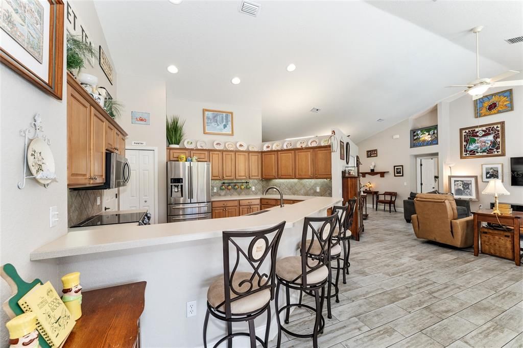 En Venta: $485,000 (3 camas, 2 baños, 2121 Pies cuadrados)