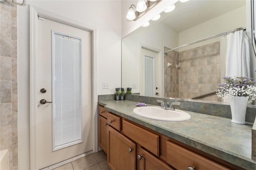 En Venta: $485,000 (3 camas, 2 baños, 2121 Pies cuadrados)