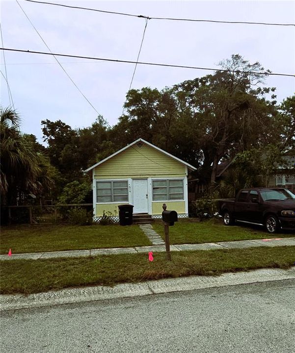 Active With Contract: $195,000 (1 beds, 1 baths, 752 Square Feet)