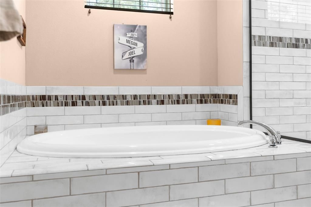 Active With Contract: $629,000 (4 beds, 3 baths, 2895 Square Feet)