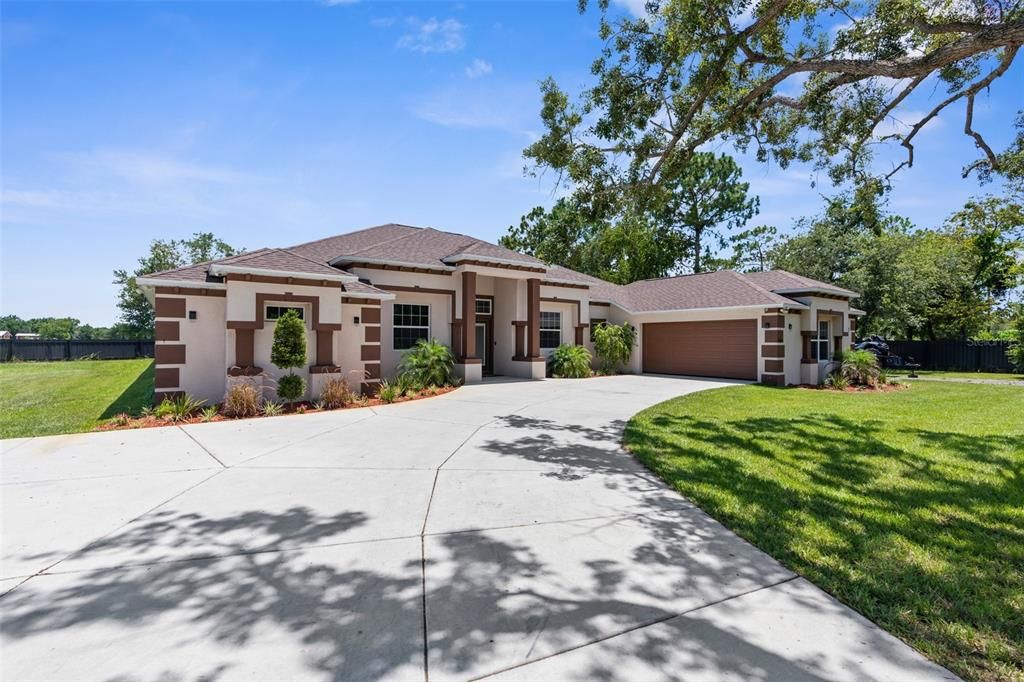 Active With Contract: $629,000 (4 beds, 3 baths, 2895 Square Feet)