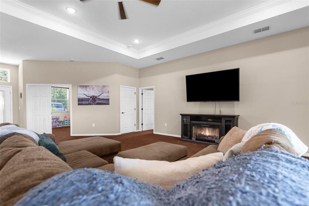 Active With Contract: $629,000 (4 beds, 3 baths, 2895 Square Feet)