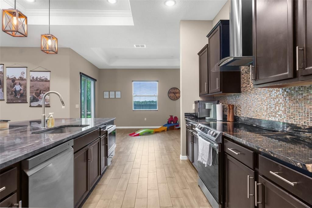 Active With Contract: $629,000 (4 beds, 3 baths, 2895 Square Feet)