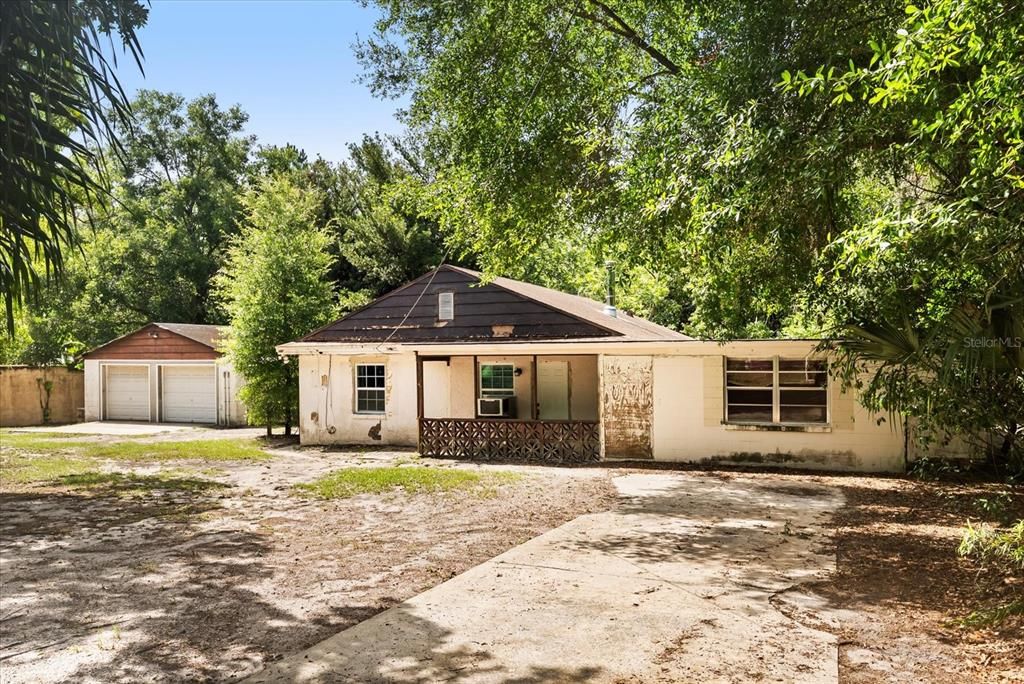 Recently Sold: $249,000 (3 beds, 2 baths, 1806 Square Feet)