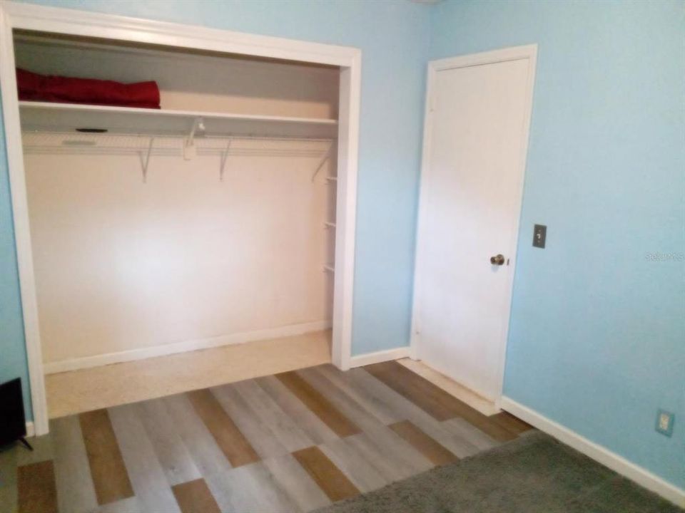 For Sale: $220,900 (2 beds, 1 baths, 1104 Square Feet)