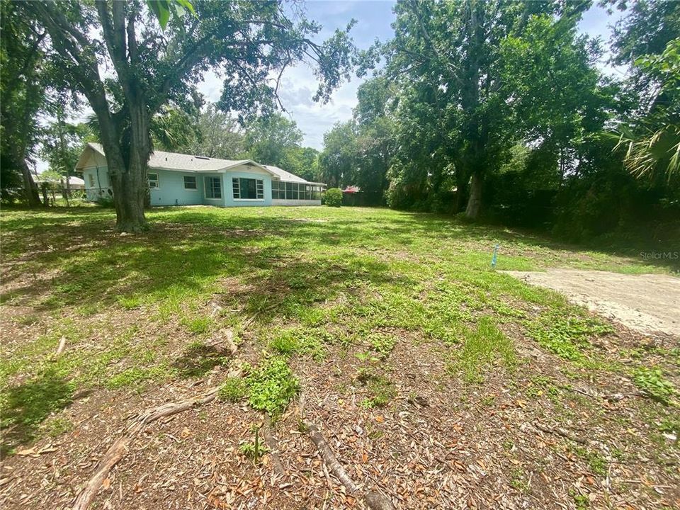 For Sale: $220,900 (2 beds, 1 baths, 1104 Square Feet)