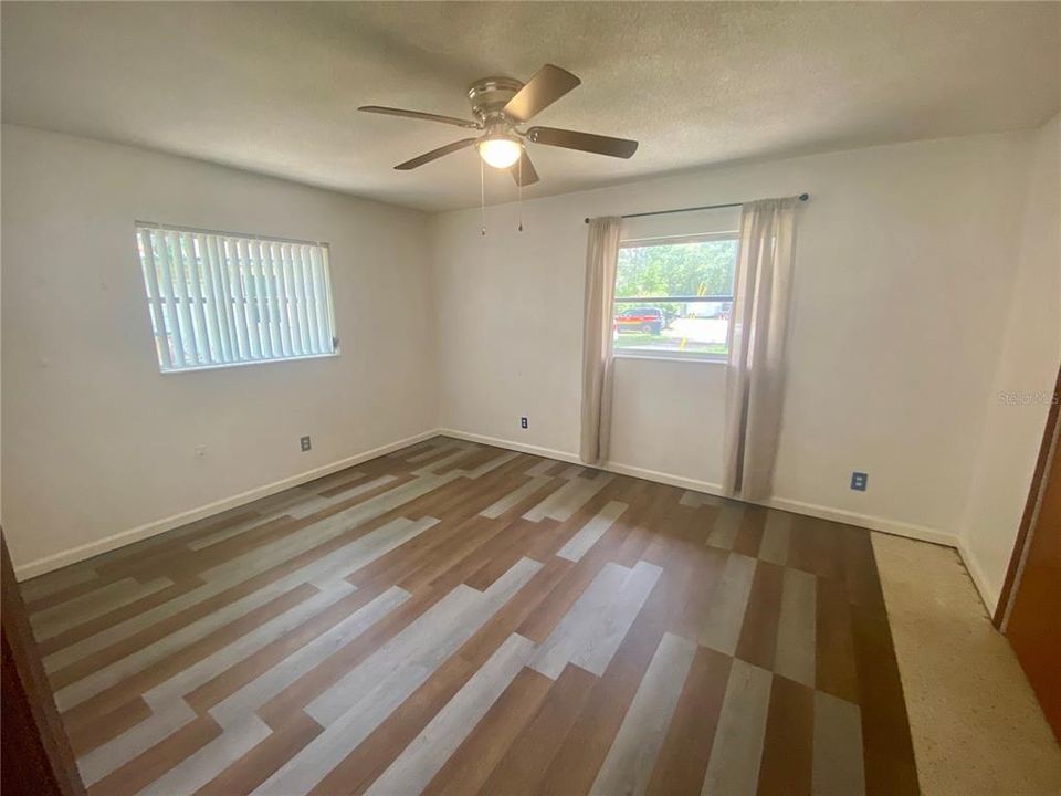 For Sale: $220,900 (2 beds, 1 baths, 1104 Square Feet)