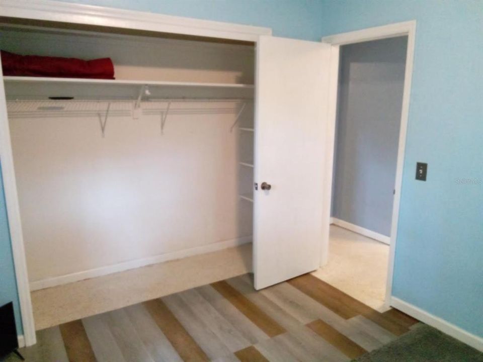 For Sale: $220,900 (2 beds, 1 baths, 1104 Square Feet)