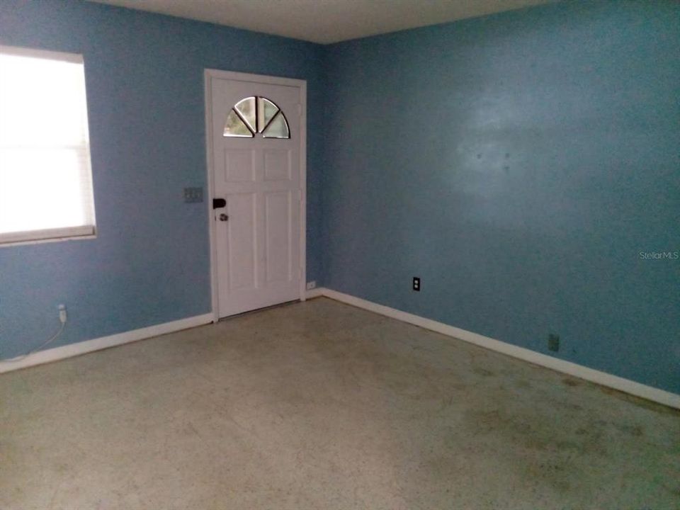 For Sale: $220,900 (2 beds, 1 baths, 1104 Square Feet)