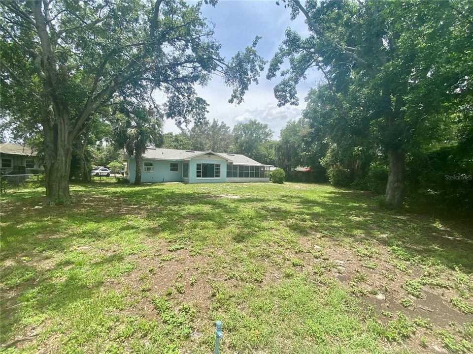 For Sale: $220,900 (2 beds, 1 baths, 1104 Square Feet)