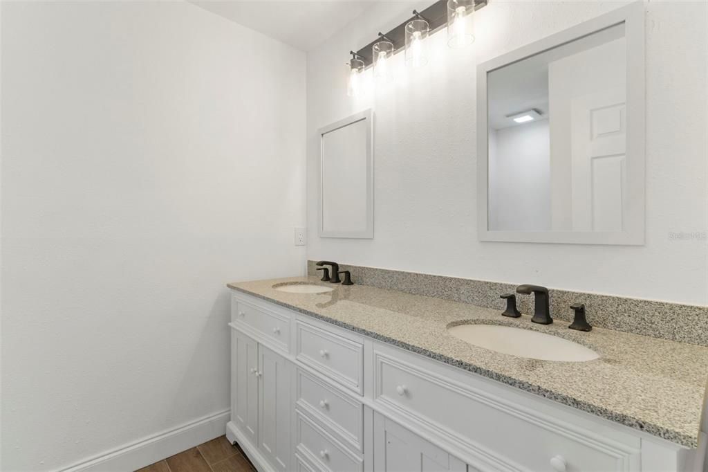 На продажу: $639,000 (2 спален, 2 ванн, 1552 Квадратных фут)