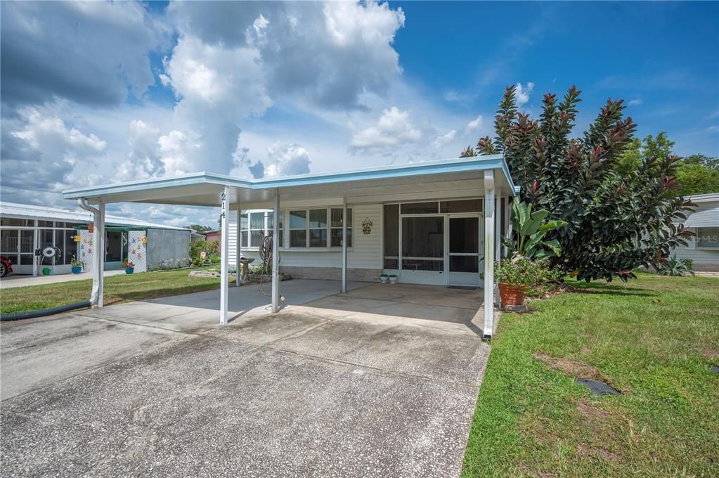 For Sale: $114,900 (2 beds, 2 baths, 816 Square Feet)