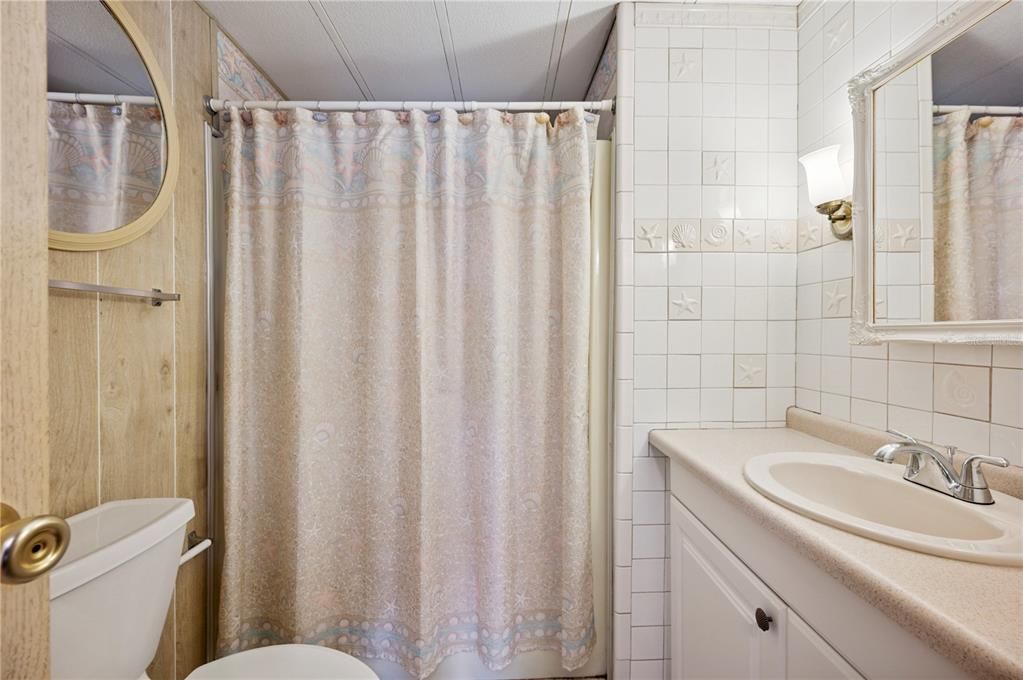 For Sale: $114,900 (2 beds, 2 baths, 816 Square Feet)