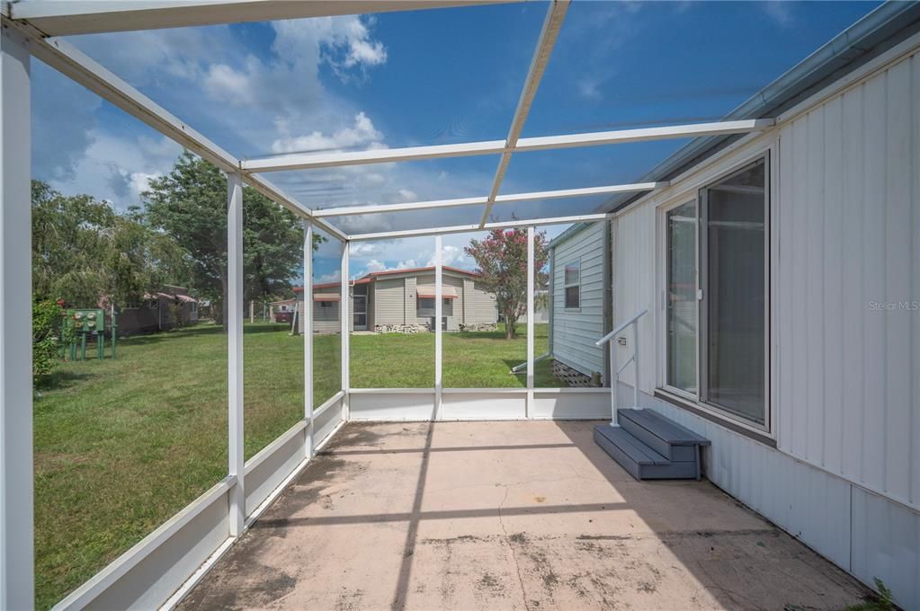 For Sale: $114,900 (2 beds, 2 baths, 816 Square Feet)