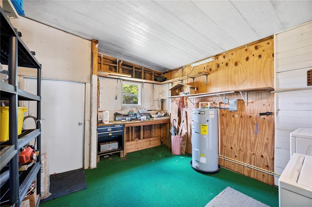 For Sale: $114,900 (2 beds, 2 baths, 816 Square Feet)