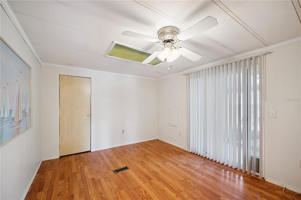 For Sale: $114,900 (2 beds, 2 baths, 816 Square Feet)