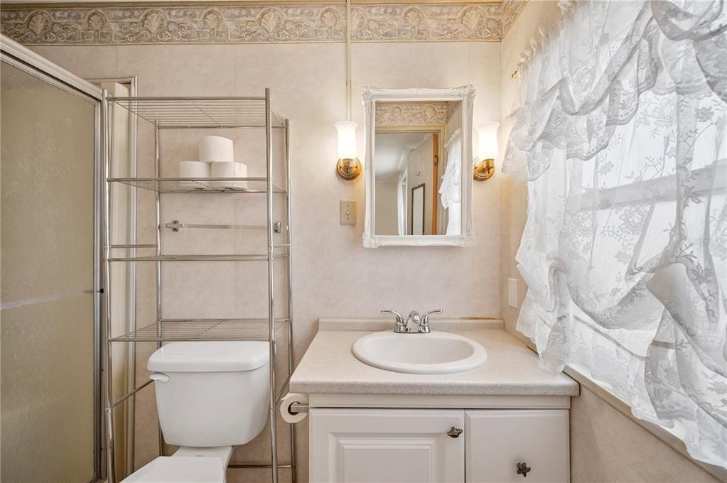 For Sale: $114,900 (2 beds, 2 baths, 816 Square Feet)