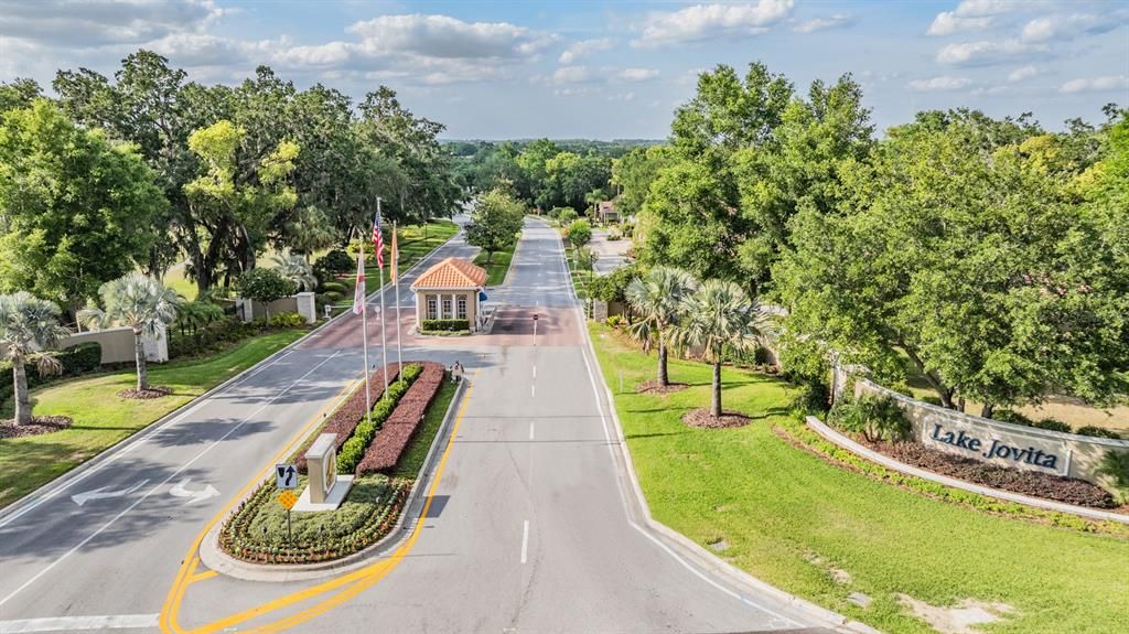 For Sale: $799,000 (4 beds, 3 baths, 2825 Square Feet)