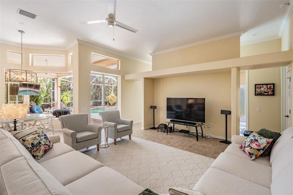 For Sale: $799,000 (4 beds, 3 baths, 2825 Square Feet)