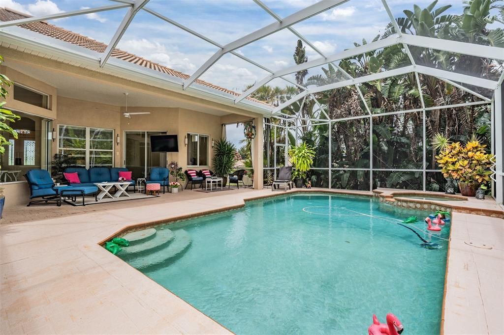 For Sale: $799,000 (4 beds, 3 baths, 2825 Square Feet)