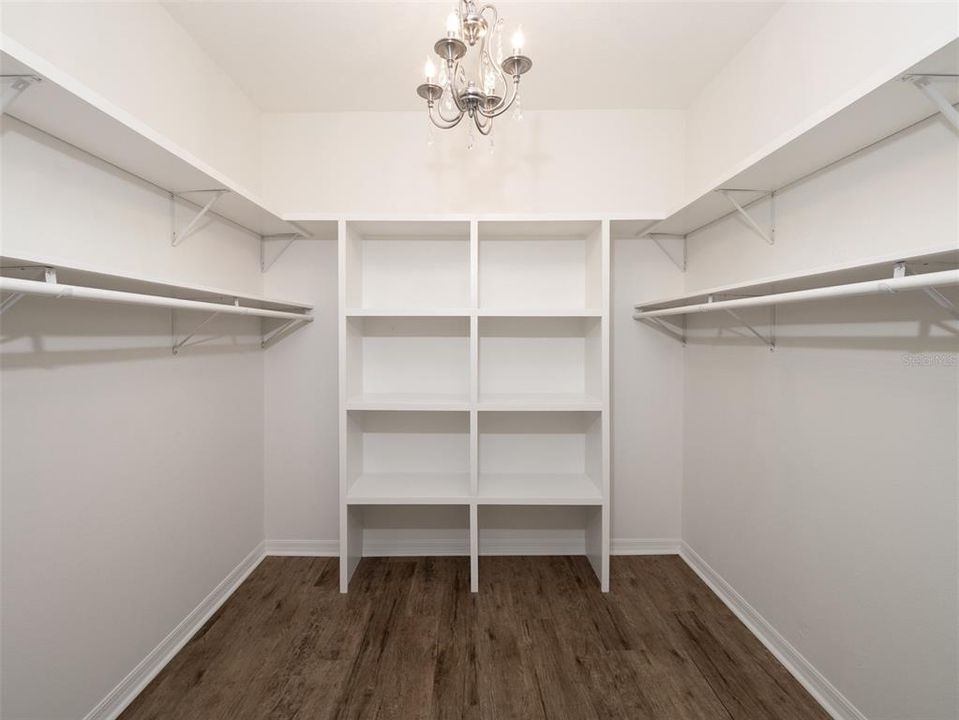 En Venta: $674,900 (3 camas, 2 baños, 2705 Pies cuadrados)