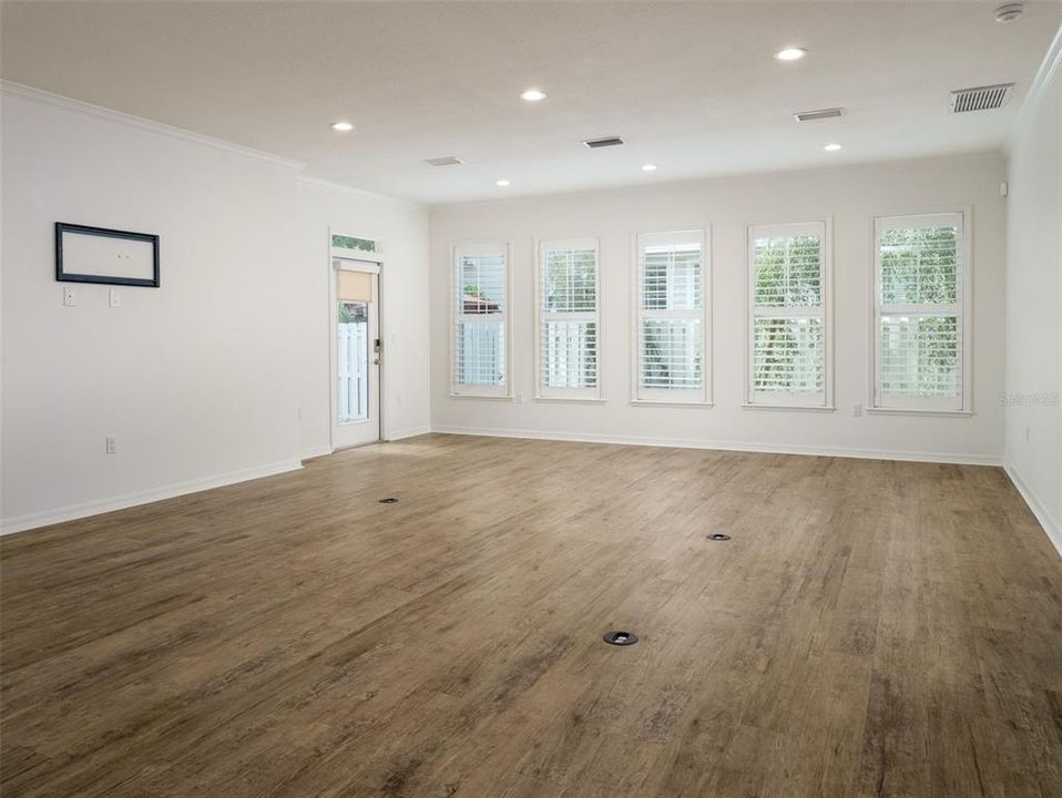 En Venta: $674,900 (3 camas, 2 baños, 2705 Pies cuadrados)