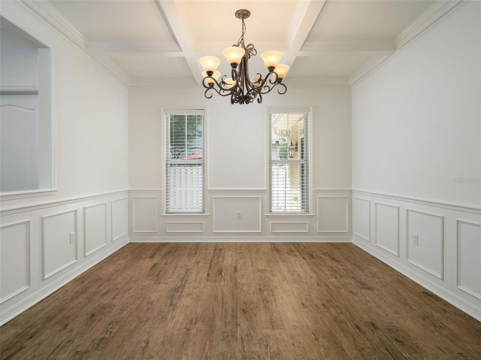 En Venta: $674,900 (3 camas, 2 baños, 2705 Pies cuadrados)